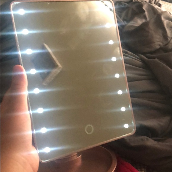 Makeup mirror - Picture 2 of 2